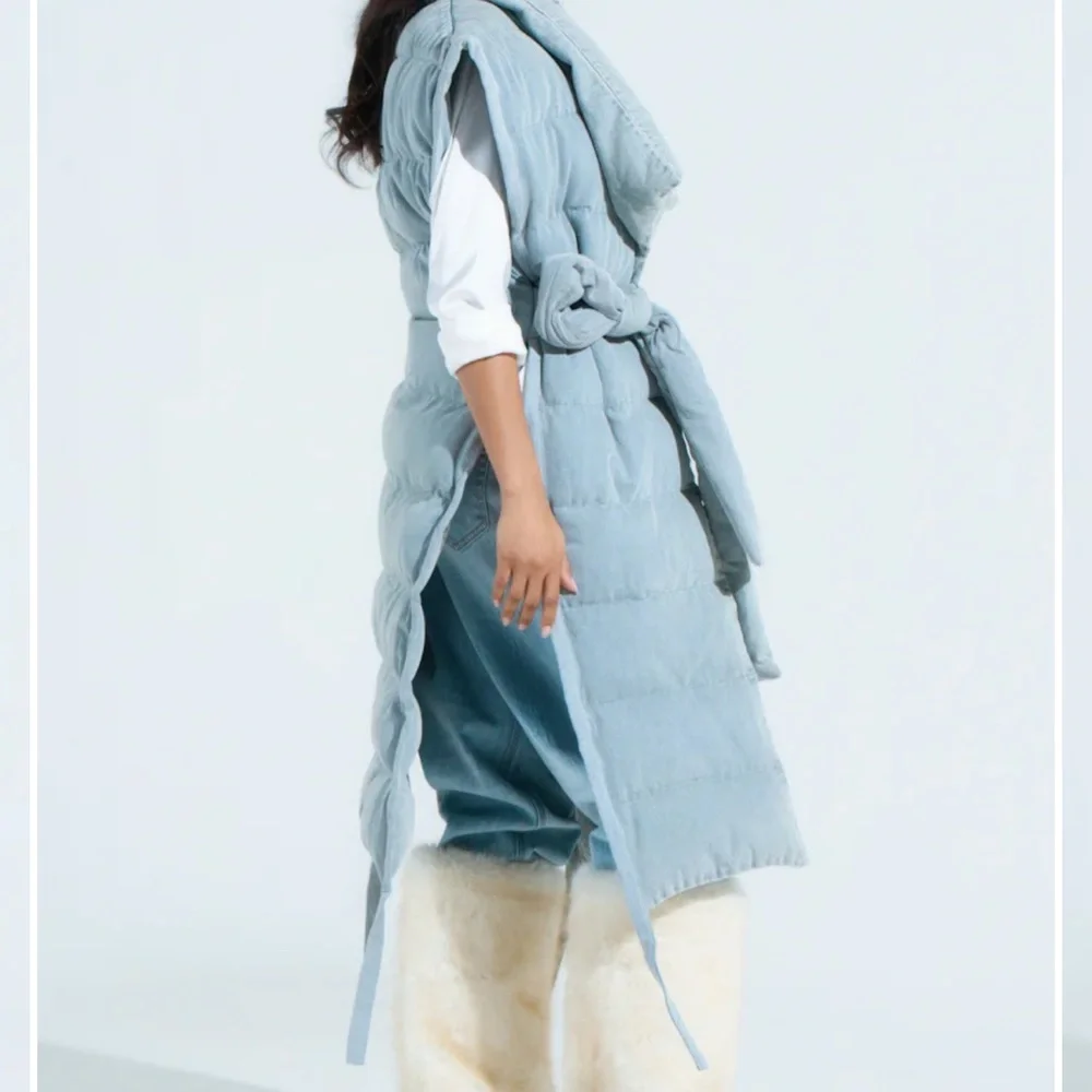 AKIRA Light Blue Sleeveless Puffer Coat - Picture 4 of 4
